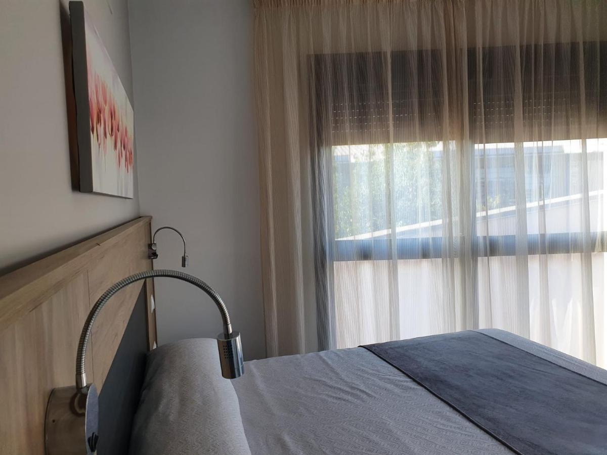 Iberflat Vega De Triana Apartman Camas Kültér fotó