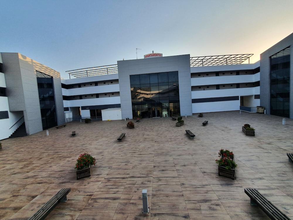 Iberflat Vega De Triana Apartman Camas Kültér fotó